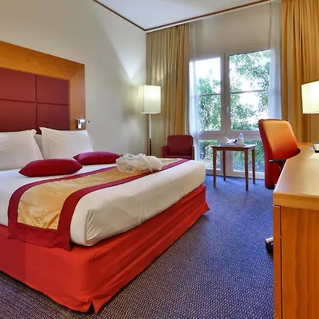 Crowne Plaza Venice East By Ihg 4*