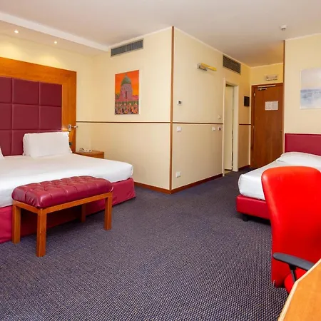 Crowne Plaza Venice East By Ihg 4*