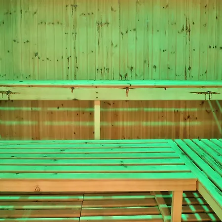 Crowne Plaza Venice East By Ihg 4*