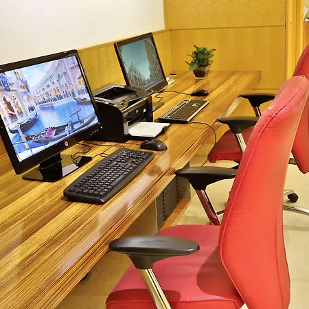 كراون بلازا البندقية إيست كوارتو دالتينو