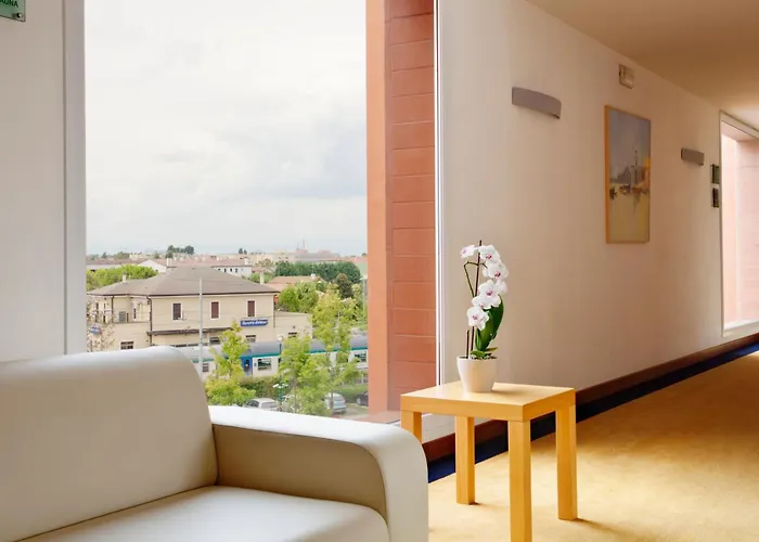 Crowne Plaza Venice East By Ihg Hotel