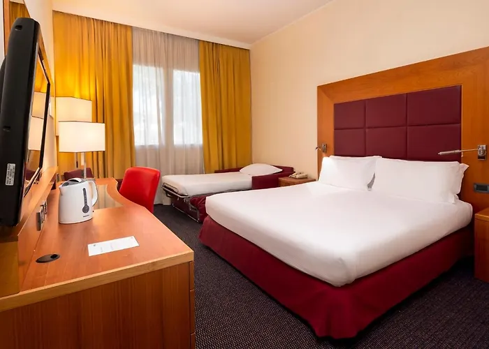 Crowne Plaza Venice East By Ihg 4*