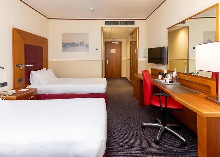 Crowne Plaza Venice East By Ihg Hotel