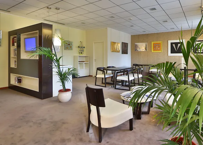 Crowne Plaza Venice East By Ihg Hotel